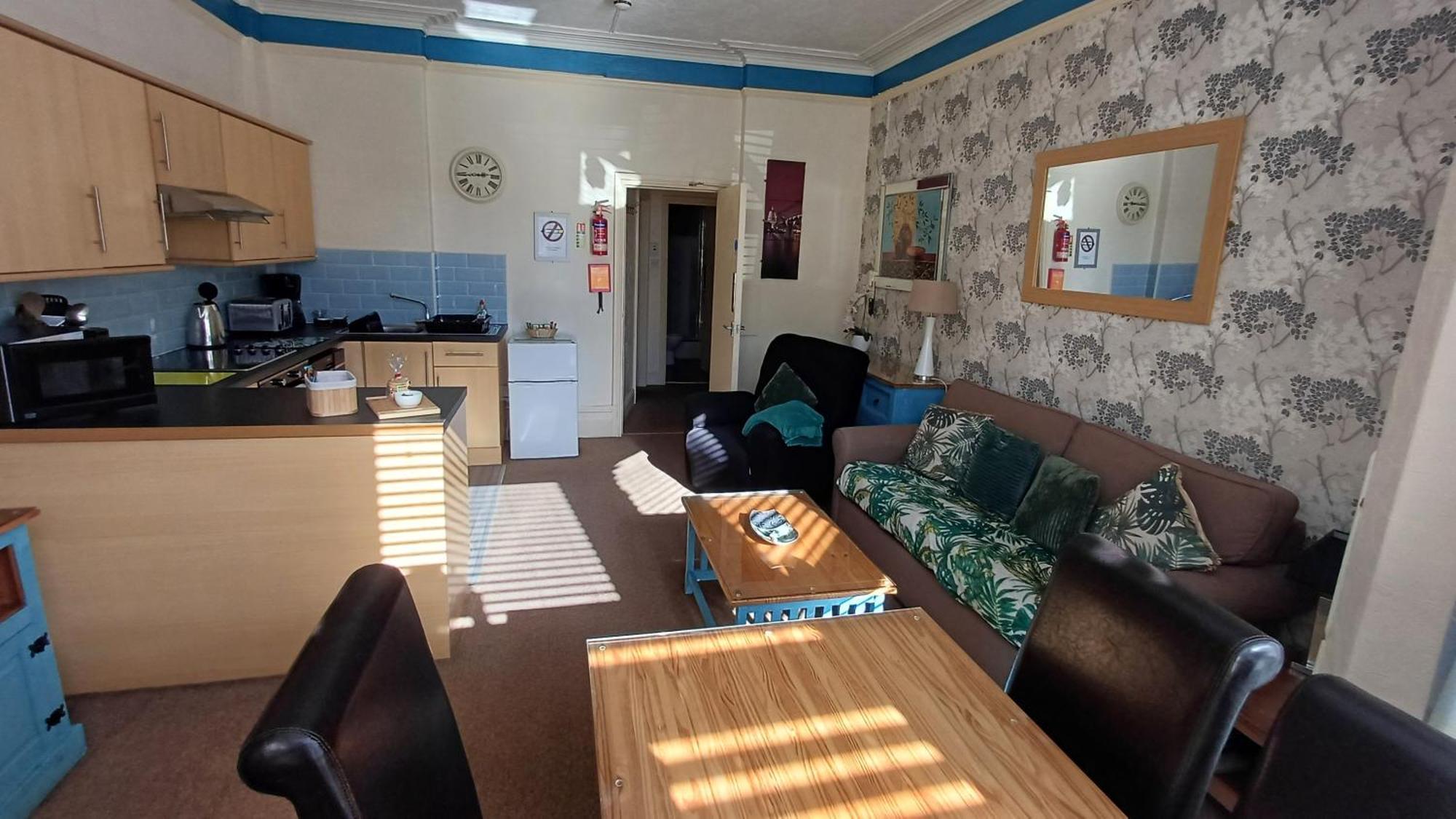Morwenna Luxury Holiday Apartments Llandudno Oda fotoğraf